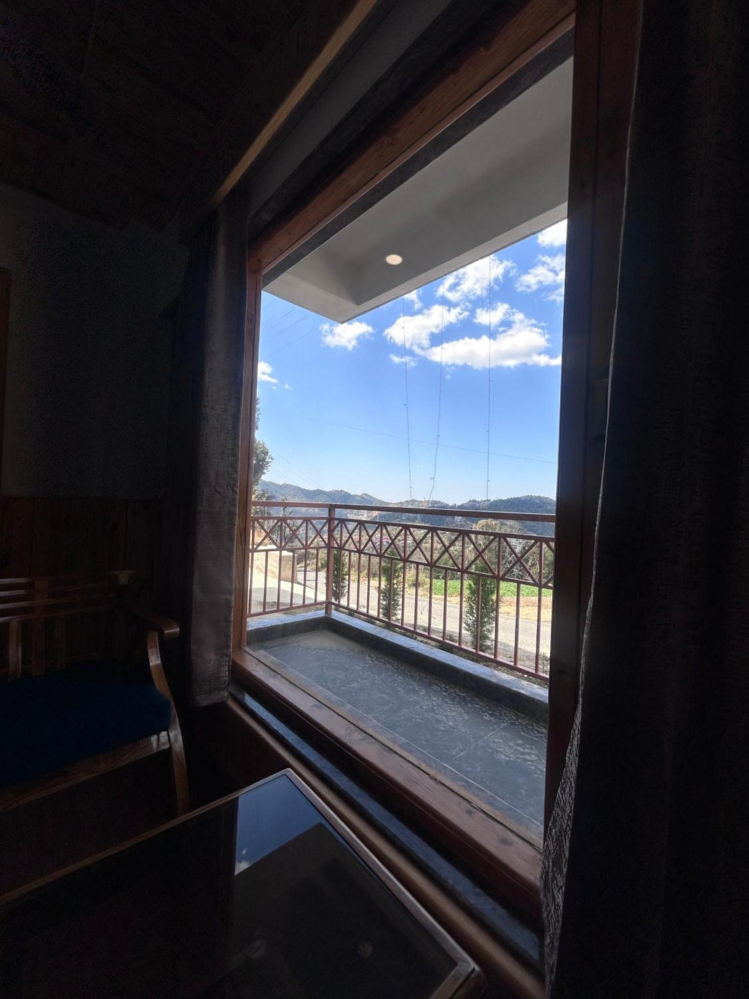 Shalom Hillcrest Inn Shimla Exteriör bild