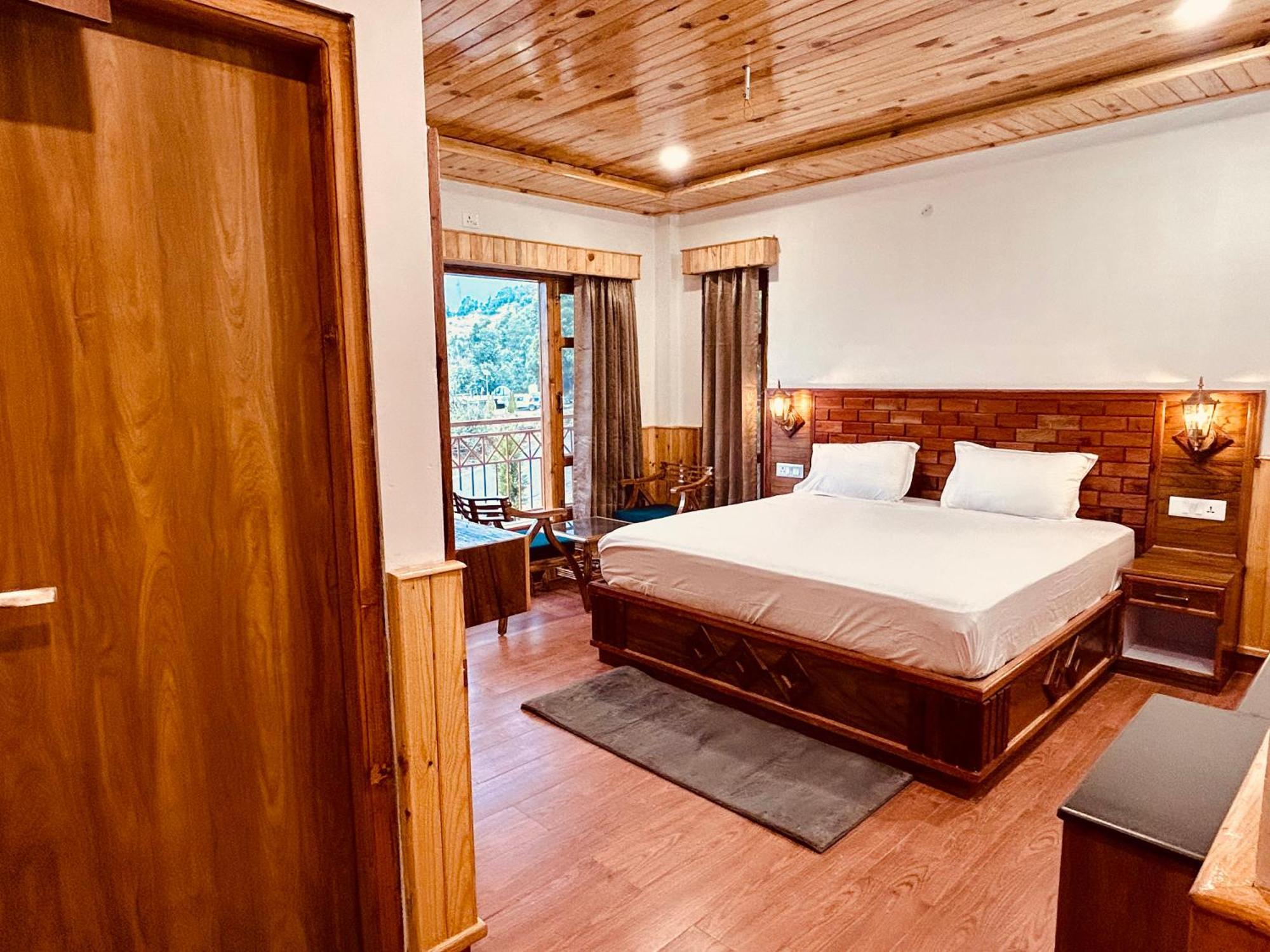 Shalom Hillcrest Inn Shimla Exteriör bild